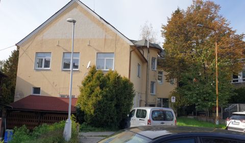 OBCHODNO ADMINISTRATÍVNA BUDOVA