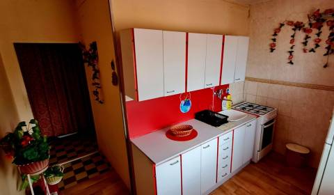 Znížená cena - trojizbový byt na predaj, Banská Štiavnica.