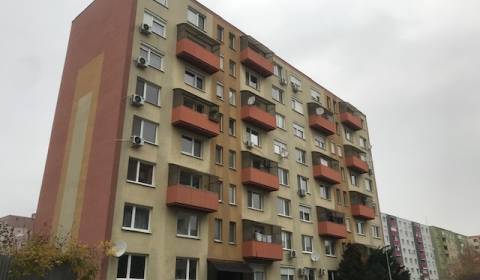 Predám 3 izbový byt na Jánošíkovej v meste Nové Zámky