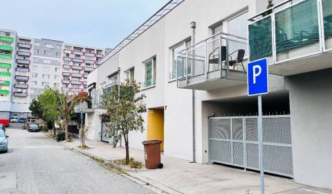 Prenájom vonkajšie parkovacie státie Oriešková ul. Prievoz