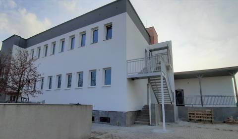 3-izbový byt s veľkou terasou na predajv obci Nevidzany, okres ZM