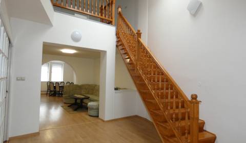 Na predaj rodinný dom 5+1,Trnava, Kopánka