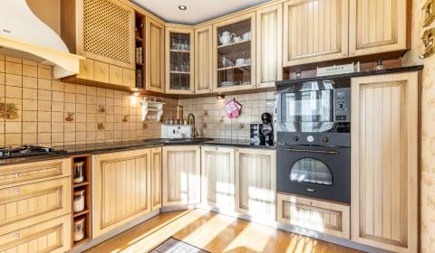 NA PREDAJ PRIESTRANNÝ 3 IZBOVÝ BYT, PEKINSKÁ - KOŠICE
