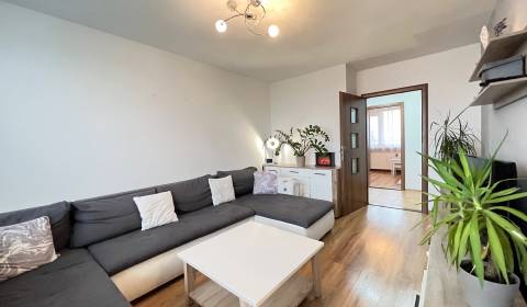 Nad Jazerom - Krásny 2 izbový byt, ul. Rovníková, REKONŠTRUKCIA. 57 m²