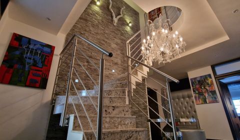  Luxusný  apart.  Vys. Tatry - Veľká Lomnica, 7 izieb, 321 m2, odp.DPH