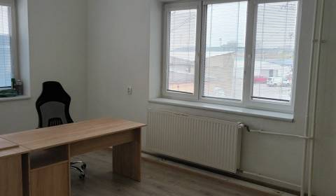 Kancelársky priestor o výmere 19,75 m2 v Trnave