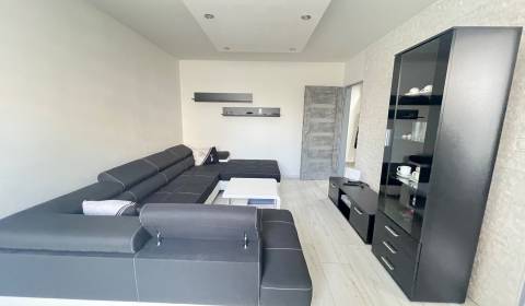 Moderný 2 izbový byt s balkónom na 3 poschodí kúsok od centra