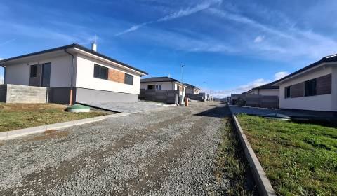 NA PREDAJ rodinný dom K6, pozemok 594 m2, Drienov - Šírňava