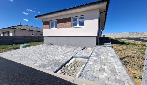 NA PREDAJ rodinný dom K6, pozemok 594 m2, Drienov - Šírňava