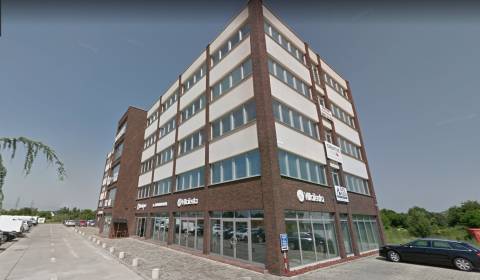  KANCELÁRIE v admin. budove pri hlavnej ceste do Rovinky