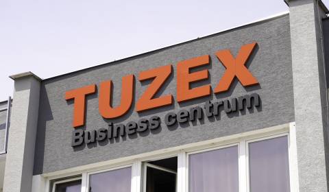 Zmodernizovaná kancelária s loggiou v TUZEXE 