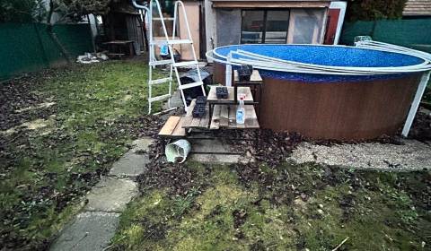 Predám chatu so záhradou v Nových Zámkoch