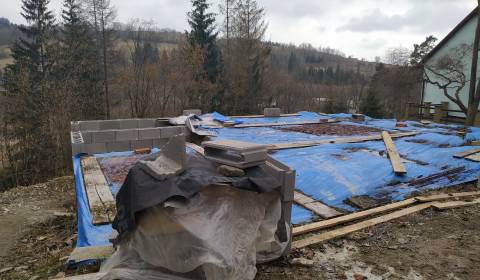 Predaj: Stavebný pozemok so základovou doskou v obci Skalité(047-P)
