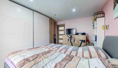 Na predaj 2,5 izbový byt o výmere 63,95 m2  v Žiari nad Hronom