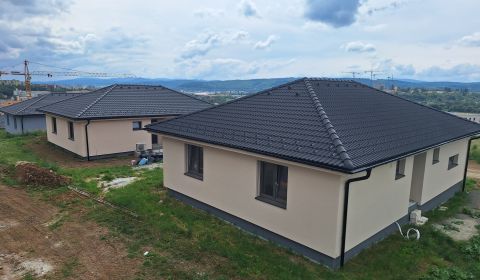 Ponúkame na predaj rodinný dom, Prešov - Ľubotice