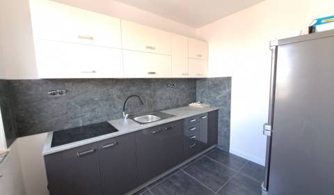 PRENAJATÉ- novorekonštruovaný 3 izbový byt v meste Humenné