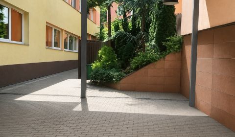 Prenájom trhového miesta / obchodnej terasy, 91m², Čadca – Palárikova