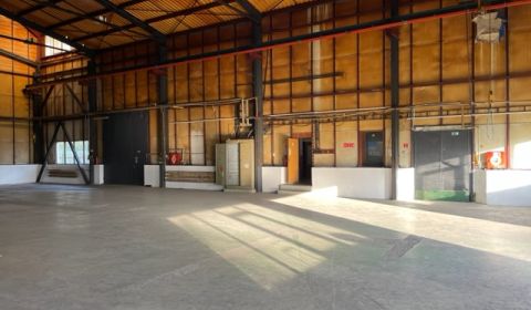 Na prenájom hala so žeriavom, 675m2, Ličartovce