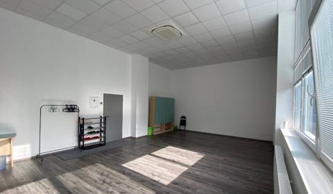 Samostatné kancelárie - 52 m², 34 m² a 16 m² -  Agátová - Dúbravka