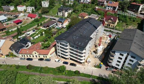 Obrovský slnečný 2-izbový byt v novostavbe v Trenčianskych Tepliciach!