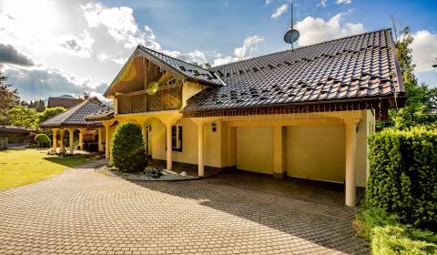 Krásny 7-izbový RD, 328 m² + 1389 m² pozemok, Trebostovo, okres Martin