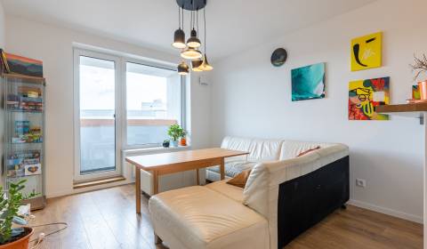 Príjemný, svetlý 2i byt 49m2, A/C, s lodžiou a výhľadom, KOŠICKÁ 52