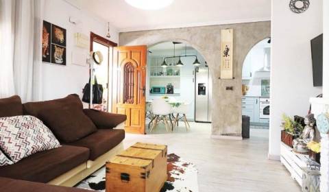 PREDAJ! 3-spálňový mestský dom v Guardamar de Segura, Španielsko