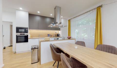 PREDAJ : LUXUSNÝ, PRIESTRANNÝ TEHLOVÝ BYT 