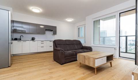  Nový svetlý 2i byt s parkovaním v Klingerke