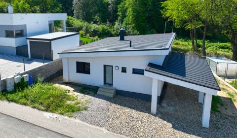 Dokončený rodinný dom v Novej Dubnici - Medové Lúky, pozemok 468 m2