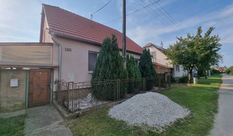 Na predaj rodiny dom v Tešmák časť Šahy po rekonštrukcii. 