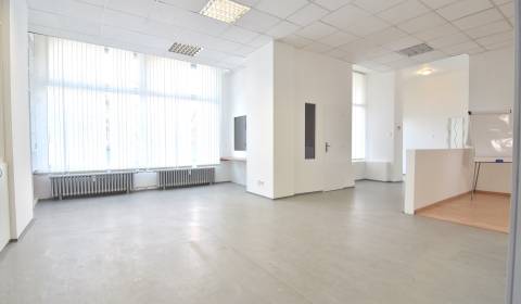 ŠUSTEKOVA, kancelárie, obchodný priestor – 136 m2, variabilný priestor
