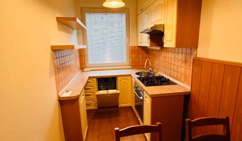 Prenájom 3 izb. bytu s balkónom v NZ