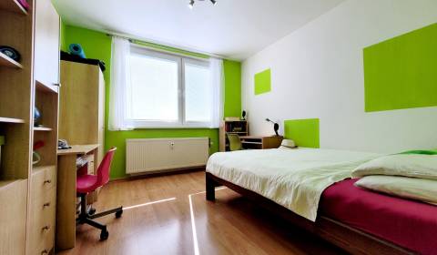 Exkluzívne na predaj 2-izbový byt s balkónom v Michalovciach