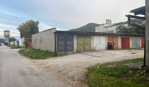 PREDAJ: Murovaná garáž 20 m2 v radovej zástavbe pri Smrečine v BB