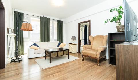 Jedinečný 3i byt s veľkým balkónom na prenájom