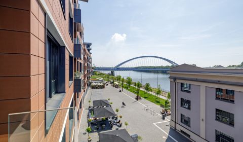 Prenájom 3 izbového bytu s parkovaním v projekte Eurovea - Staré Mesto
