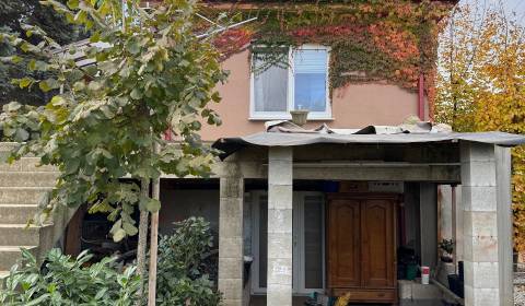 Na predaj zrekonštruovaný rodinný dom  v obci Dregelypalank