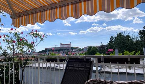 Prenájom 4 izbového bytu na Vlčkovej ulici v Starom Meste