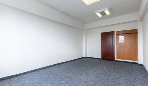 BC TOMÁŠIKOVA -kancelária na prenájom, 19,60 m2, 186 € bez DPH