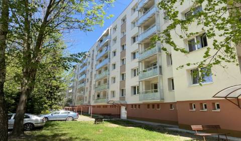 HĽADÁM: 4i byt s balkónom, 82 m2, do 150.000€, Považská Bystrica