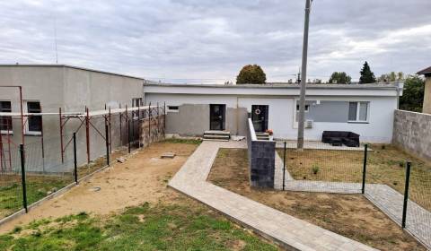 Novostavba 3 izbového bytu s terasou a predzáhradkou, A2 Somotor