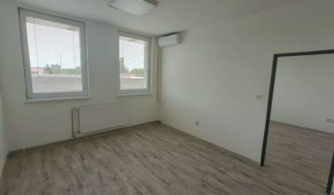 Dvojkancelária s parkovaním na Chrenovej