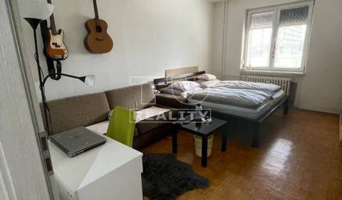 Veľký 4 izbový byt v Bratislave -Ružinove - na Ostredkoch - 82,50m²
