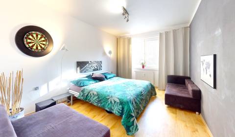 Priestranný 3-izbový byt v murovanej bytovke | Nová Dubnica