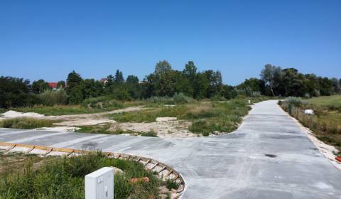 *REZERVOVANÉ* STAVEBNÝ POZEMOK 409 M² BOROVCE