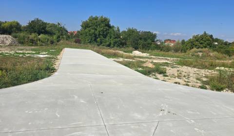 PREDAJ STAVEBNÝ POZEMOK 603 M² BOROVCE /VODA, ELEKTRINA, KANALIZÁCIA/