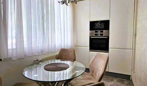 Rekonštruovaný klimatizovaný 3-izbový byt Andreja Kubinu