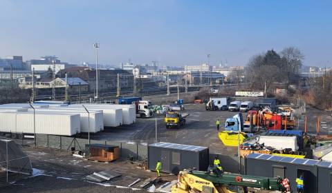 Prenájom: Oplotený pozemok v Žiline o výmere 4500 m2 s adminis.budovou