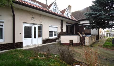 Dva domy v jednom,, investičné, dvojgeneračné bývanie, predaj, Košúty